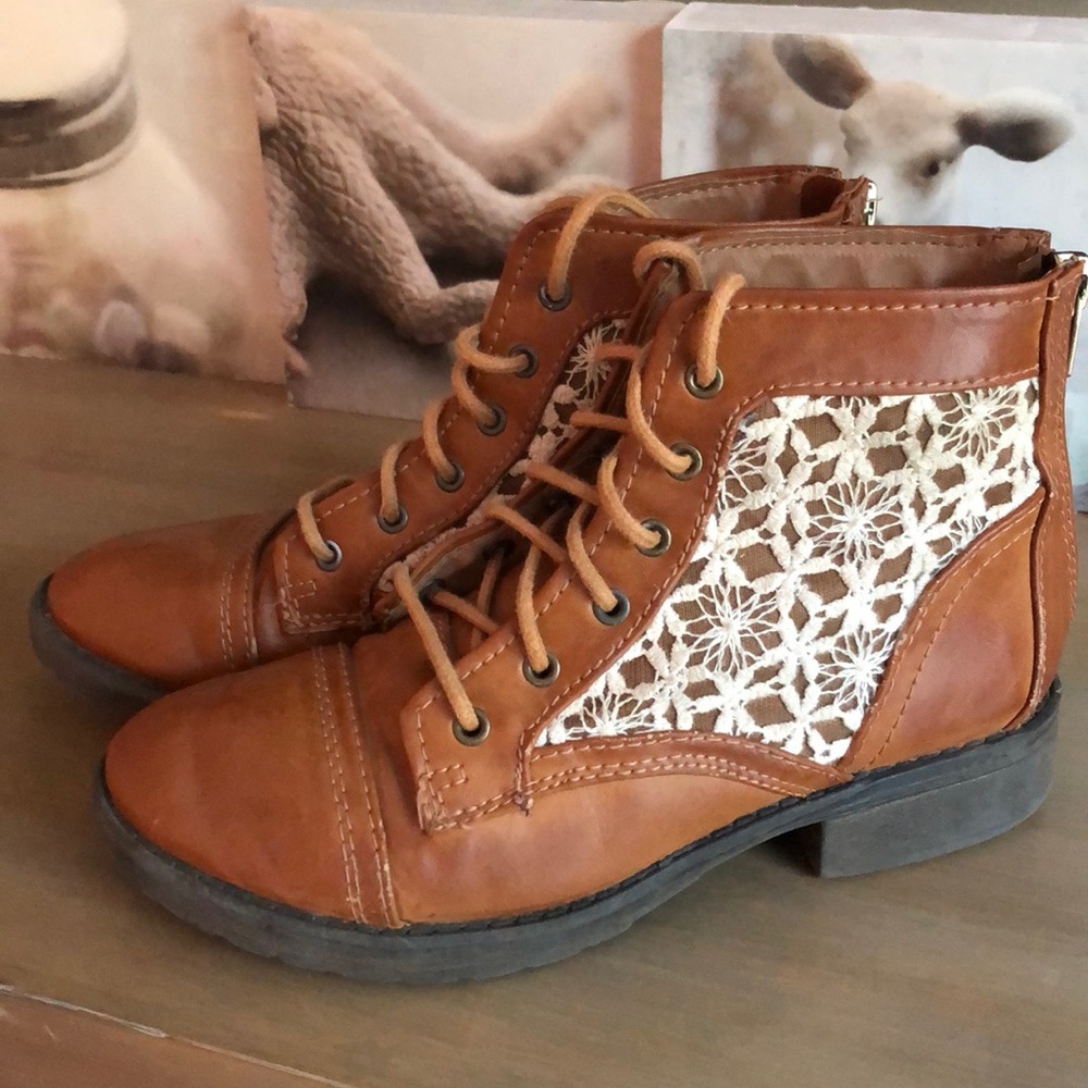 Girls Sz:2 Steve Madden Booties